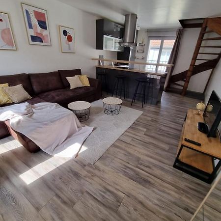 Duplex 40M2 Cocooning Coeur De Ville Avec Parking Neauphle-le-Chateau Luaran gambar