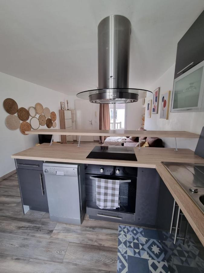 Duplex 40M2 Cocooning Coeur De Ville Avec Parking Neauphle-le-Chateau Luaran gambar